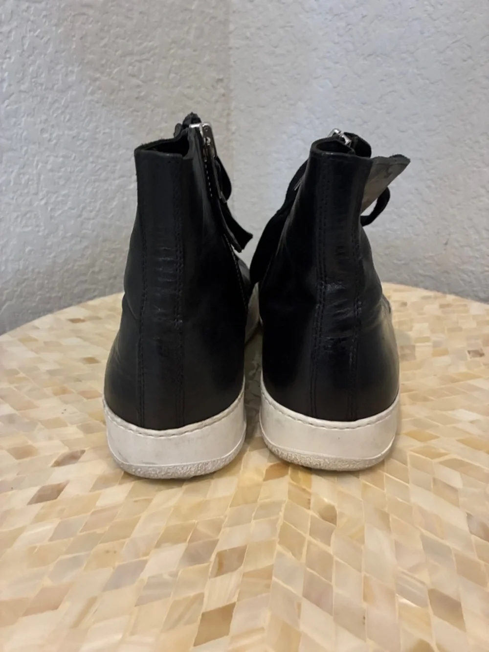 Ari Men's Black High-Top Leather Sneakers with White Sole size 9.5